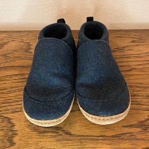 Kyrgies Women’s Tengries Slippers size 7.5-8 (38 EU)
